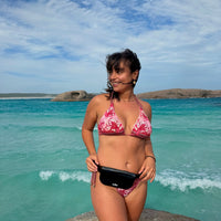 Floating Waterproof Phone Pouch � Beach, Pool & Kayak Protection